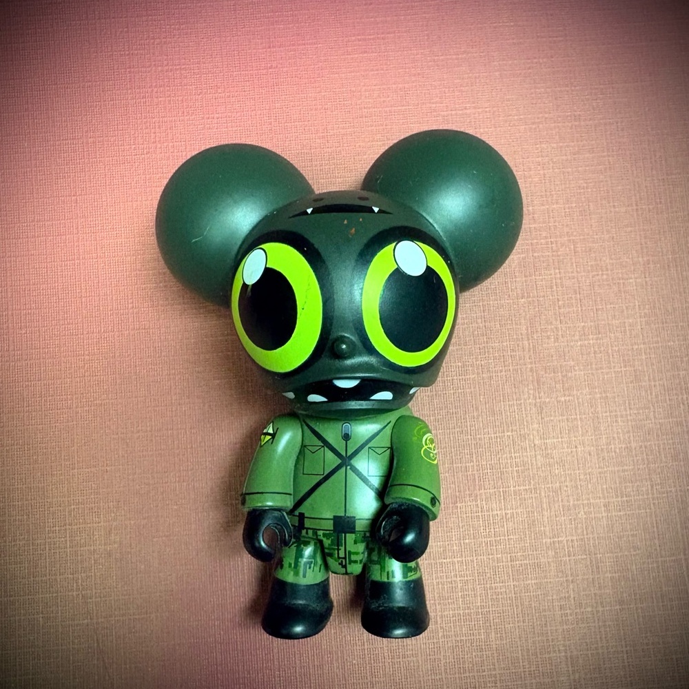 2007 Toy2R Dalek Space Monkey Qee.